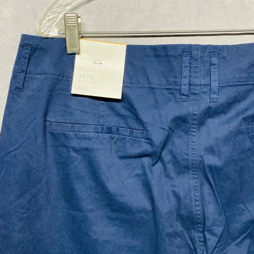 A New Day Women's Navy Straight High Rise Cropped Pants‎ Size 16 R Stretch